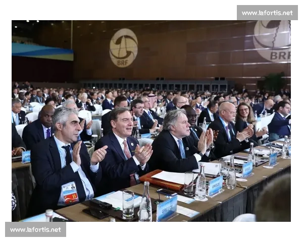 体育精神引领人生道路追求卓越团队协作勇往直前共同创造精彩未来 体育精神引领人生道路追求卓越团队协作勇往直前共同创造精彩未来